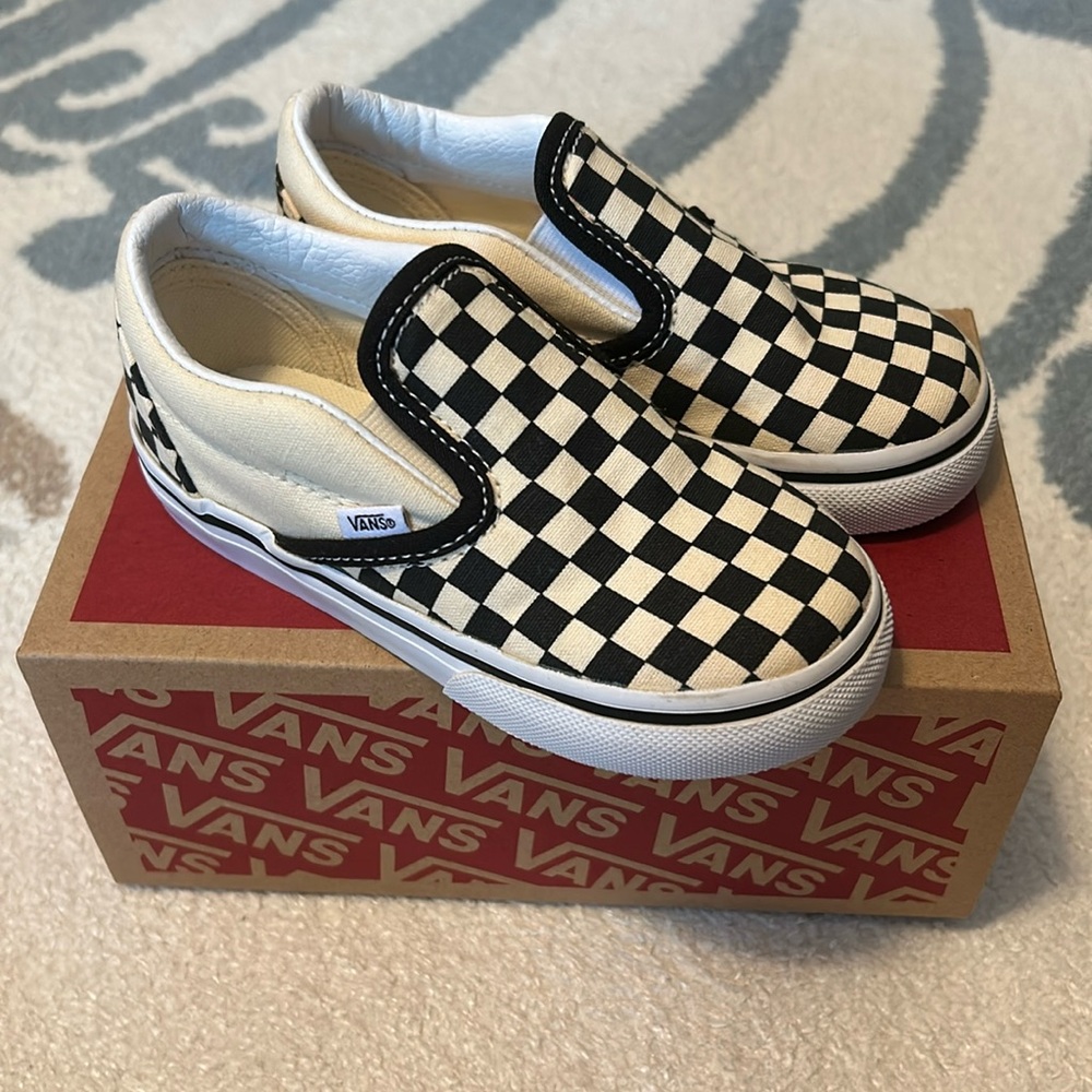 Vans B&W checkered classic slip on